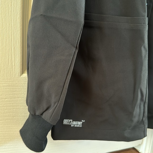 Greys Anatomy scrub jacket - Picture 3 of 3